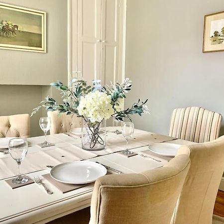 Lovely 3 Bed House In The Heart Of Челтнем Екстер'єр фото