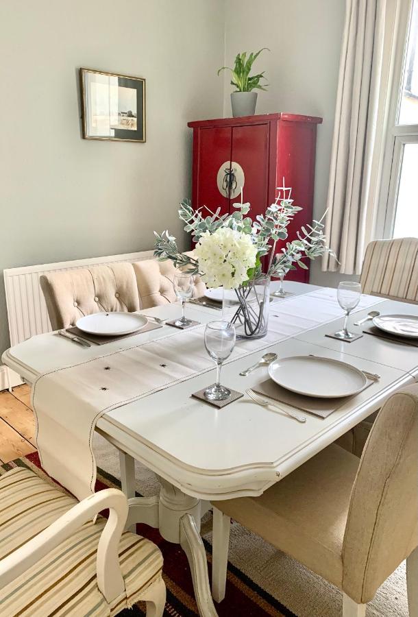 Lovely 3 Bed House In The Heart Of Челтнем Екстер'єр фото