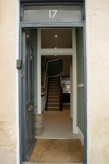 Lovely 3 Bed House In The Heart Of Челтнем Екстер'єр фото