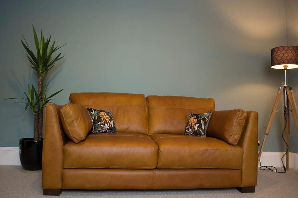 Lovely 3 Bed House In The Heart Of Челтнем Екстер'єр фото